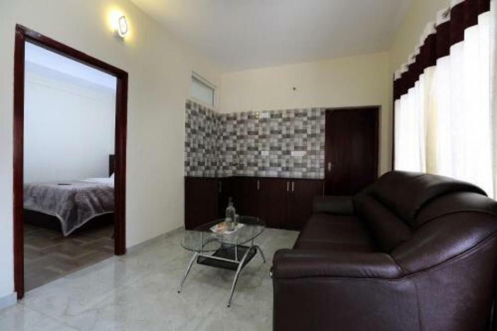 Pine Hill Suites Ooty Esterno foto